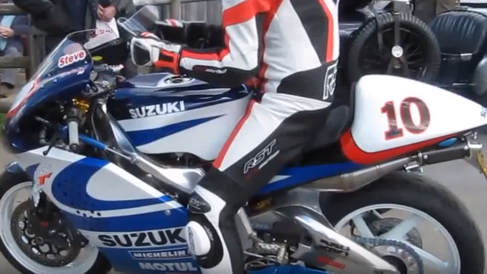 Suzuki RGV500 Replica